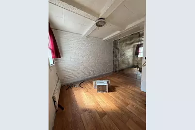 95-07 Roosevelt Avenue, Jackson Heights, NY 11372 - Photo 9