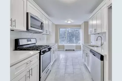 166-25 Powells Cove Boulevard #4D, Whitestone, NY 11357 - Photo 9