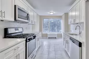 166-25 Powells Cove Blvd, Whitestone, NY 11357 - Photo 9