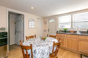 29 Roberta Ln, Syosset, NY 11791 - Photo 19