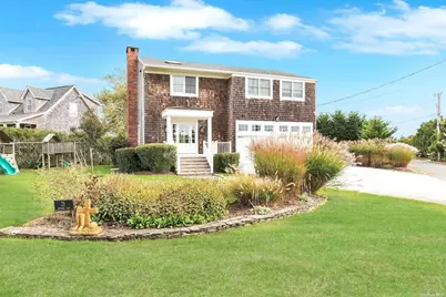 25 Exchange, Westhampton Beach, NY 11978 - Photo 3