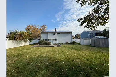 18 Maylen Drive, Brentwood, NY 11717 - Photo 3