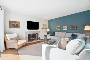 686 Hill St, Southampton, NY 11968 - Photo 7