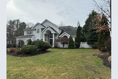 8 Park View Lane, Lake Grove, NY 11755 - Photo 1