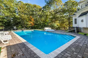 10 Bay Woods Dr, Hampton Bays, NY 11946 - Photo 17