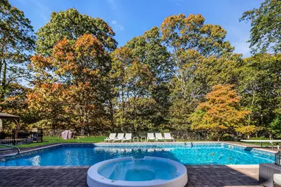 10 Bay Woods Drive, Hampton Bays, NY 11946 - Photo 19