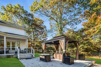 10 Bay Woods Drive, Hampton Bays, NY 11946 - Photo 21