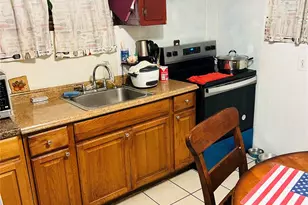 19 Joseph St, Bay Shore, NY 11706 - Photo 5