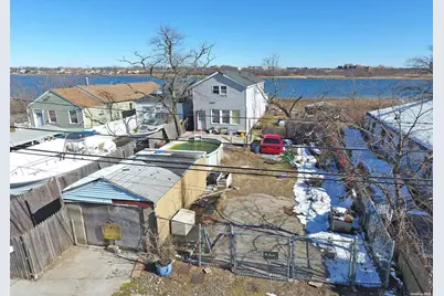 538 Beach 43rd Street, Far Rockaway, NY 11691 - Photo 3