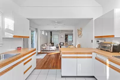 38 Homesite Avenue #Spruce, Seaview, NY 11770 - Photo 9