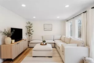 28 Argonne West Rd, Hampton Bays, NY 11946 - Photo 5