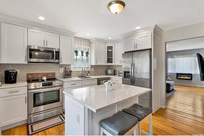 19 Wards Lane, Bellport, NY 11713 - Photo 7