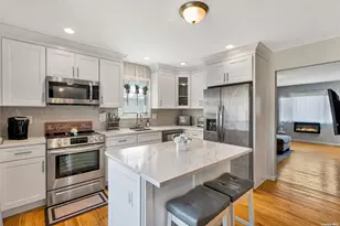 19 Wards Ln, Bellport, NY 11713 - Photo 7