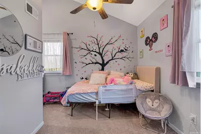 19 Wards Lane, Bellport, NY 11713 - Photo 11