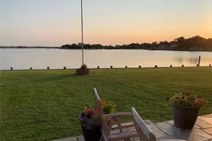 28 Koral Dr, Southampton, NY 11968 - Photo 35