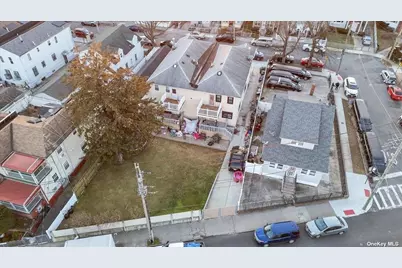 142-25 Latham Lane, Jamaica, NY 11434 - Photo 19