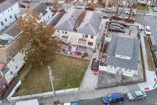 142-25 Latham Ln, Jamaica, NY 11434 - Photo 19