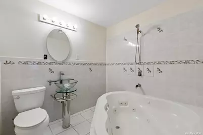 142-25 Latham Lane, Jamaica, NY 11434 - Photo 9