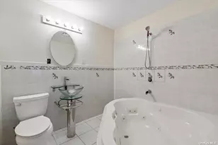 142-25 Latham Ln, Jamaica, NY 11434 - Photo 9