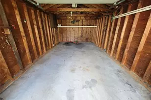 47 Gates Ave, Malverne, NY 11565 - Photo 17