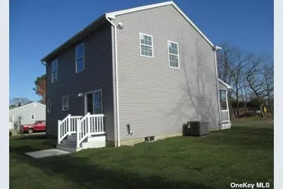 427 Macdonald Avenue, Bellport, NY 11713 - Photo 7