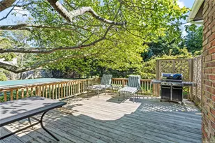 300 Marion Pl, East Marion, NY 11939 - Photo 17