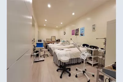 161-07 Northern Boulevard, Flushing, NY 11358 - Photo 17