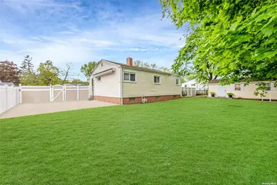 815 Americus Avenue, Patchogue, NY 11772 - Photo 5