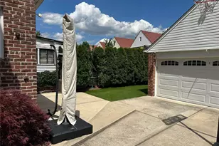 131-33 228th St, Springfield Gardens, NY 11413 - Photo 3