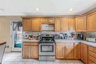 263 N Park Dr, Massapequa, NY 11758 - Photo 11