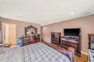 263 N Park Dr, Massapequa, NY 11758 - Photo 19
