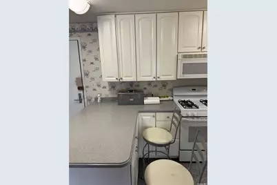 17-85 215 Street #4J, Bayside, NY 11360 - Photo 5