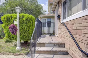 88-27 196th St, Hollis, NY 11423 - Photo 9