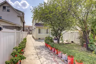 88-27 196th St, Hollis, NY 11423 - Photo 7