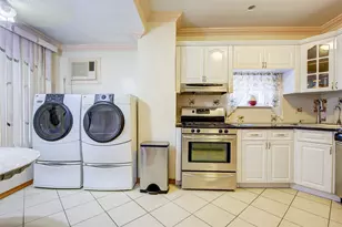 88-27 196th St, Hollis, NY 11423 - Photo 17