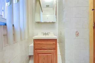 88-27 196th St, Hollis, NY 11423 - Photo 23