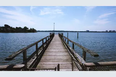 218 Middle Neck Road #205, Great Neck, NY 11021 - Photo 29