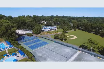 218 Middle Neck Road #205, Great Neck, NY 11021 - Photo 25