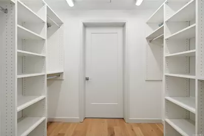 218 Middle Neck Road #107, Great Neck, NY 11021 - Photo 9