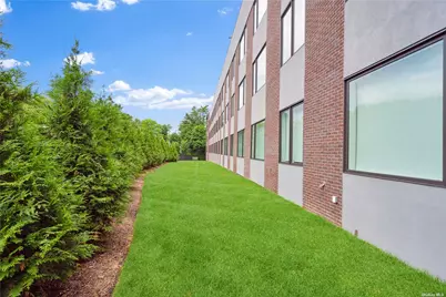 218 Middle Neck Road #108, Great Neck, NY 11021 - Photo 27