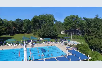 218 Middle Neck Road #203, Great Neck, NY 11021 - Photo 23