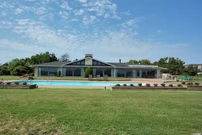 115 S Saxon Avenue, Bay Shore, NY 11706 - Photo 3