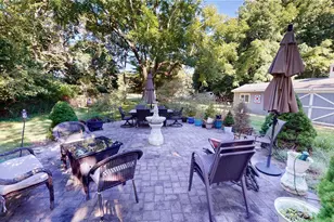 190 S Country Rd, Remsenburg, NY 11960 - Photo 19