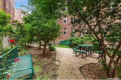 110-34 73rd Road #5K, Forest Hills, NY 11375 - Photo 9