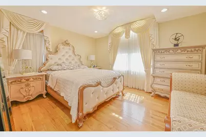 1056 North Drive, Merrick, NY 11566 - Photo 17