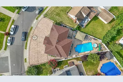 1056 North Drive, Merrick, NY 11566 - Photo 7