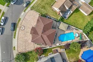 1056 North Dr, Merrick, NY 11566 - Photo 7