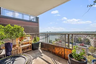 166-25 Powells Cove Blvd, Whitestone, NY 11357 - Photo 3