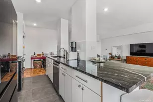 166-25 Powells Cove Blvd, Whitestone, NY 11357 - Photo 9