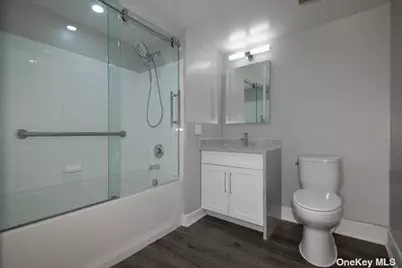 100 Glen Street #N2118, Glen Cove, NY 11542 - Photo 5